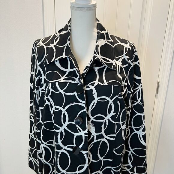 Madison Women's Coat Size XL Black White Collared Long Sleeves Circle Pattern - Picture 3 of 12